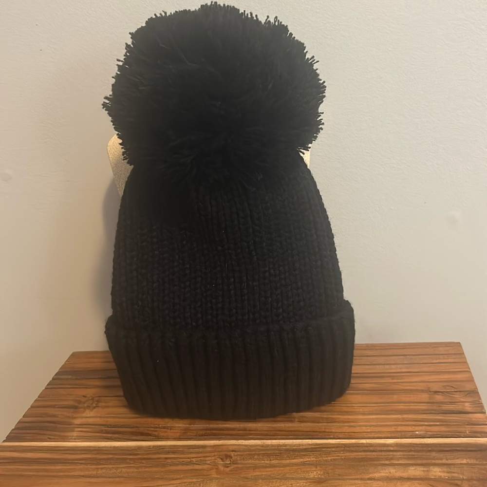Steve Madden Pom Beanie
